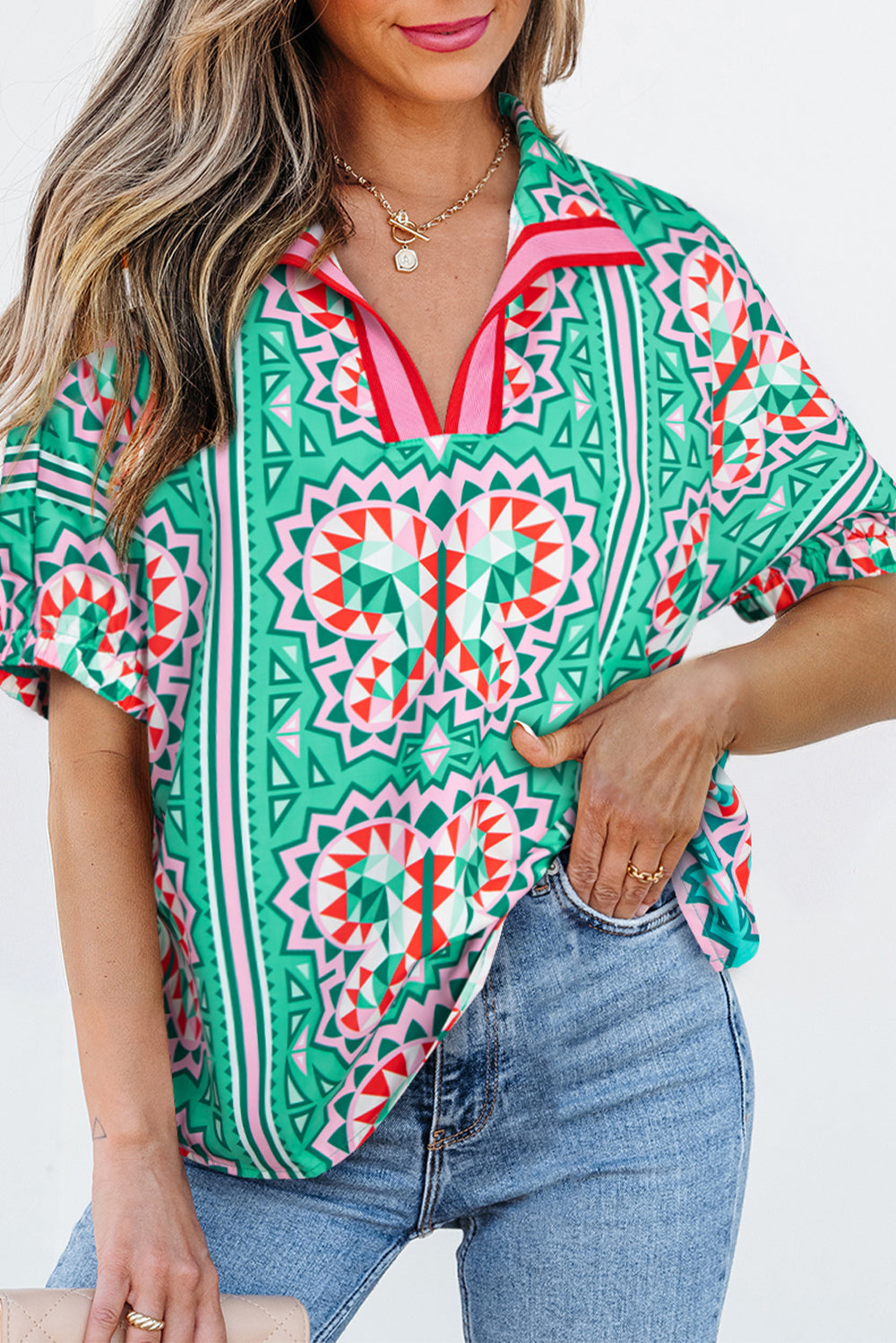 Green Abstract V Neck LT